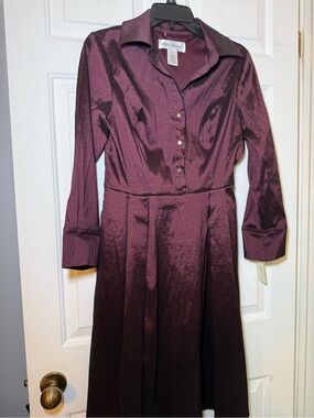 Emma Street Fit To Flare Classic Wine Shimmer Dress Sz 4 NWT Pleated Timeless